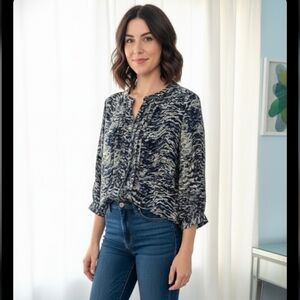 Talbot's Women's V Nick 3/4 Sleeves Navy and Gray Patterned Top Size M